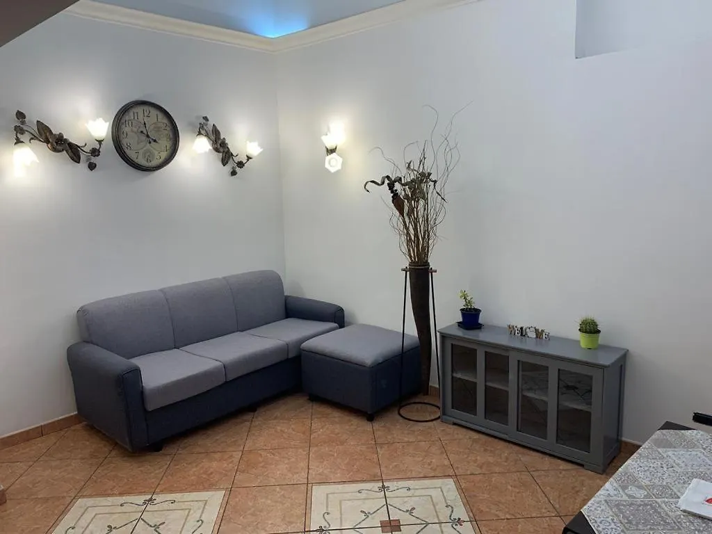 Ferienwohnung The Crazy House Catania Apartment